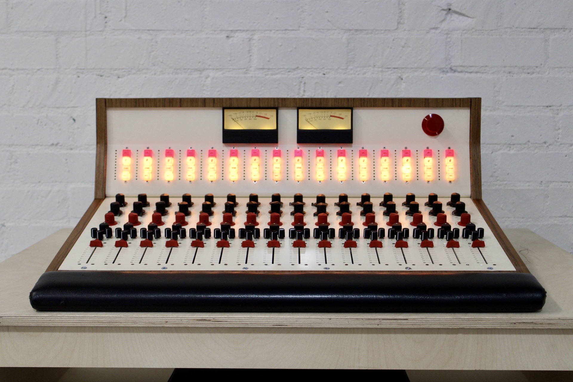 Restored 16-channel Opamp Labs tracking console